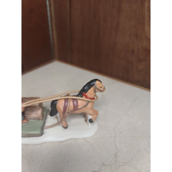 Christmas Valley Collection Series, Bringing in the Timbers, porcelains - Picture 3 of 7